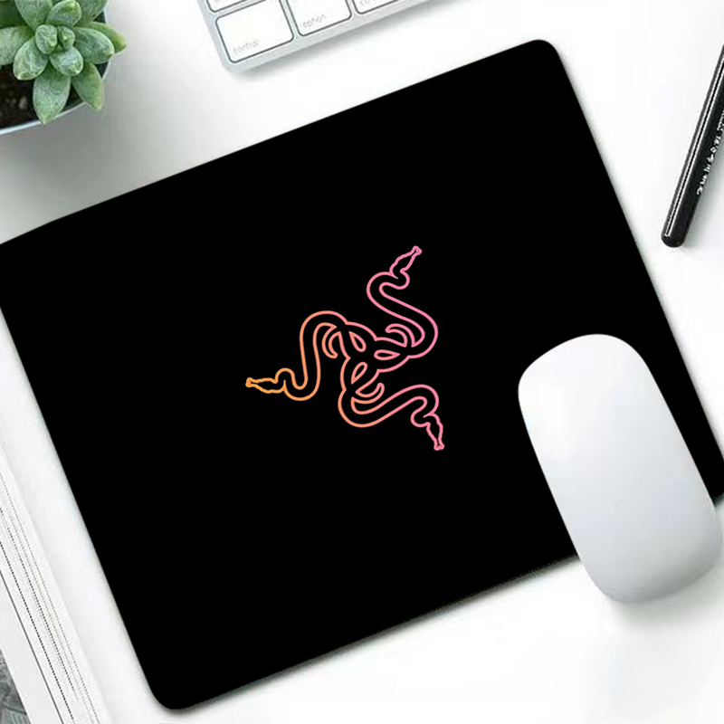 Tech Gaming Accessories - Роскошный коврик для мыши Razer, аниме,